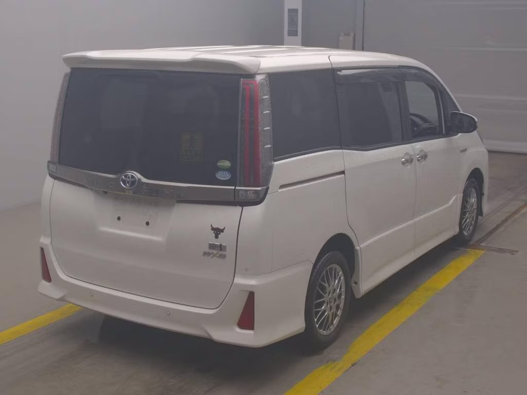 TOYOTA NOAH