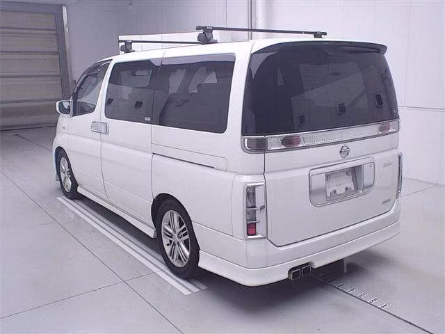NISSAN ELGRAND