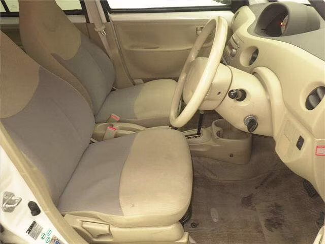 DAIHATSU ESSE