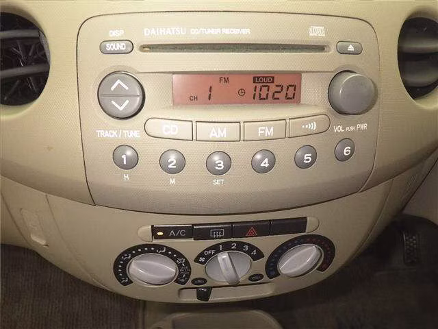 DAIHATSU ESSE