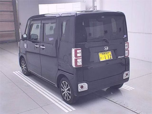 DAIHATSU WAKE