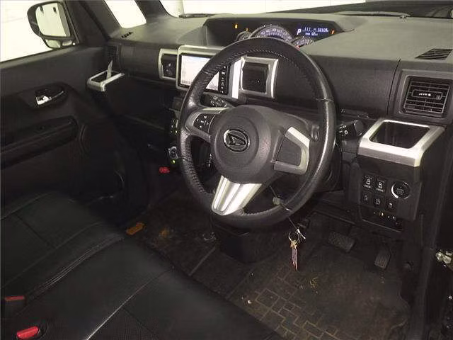 DAIHATSU WAKE