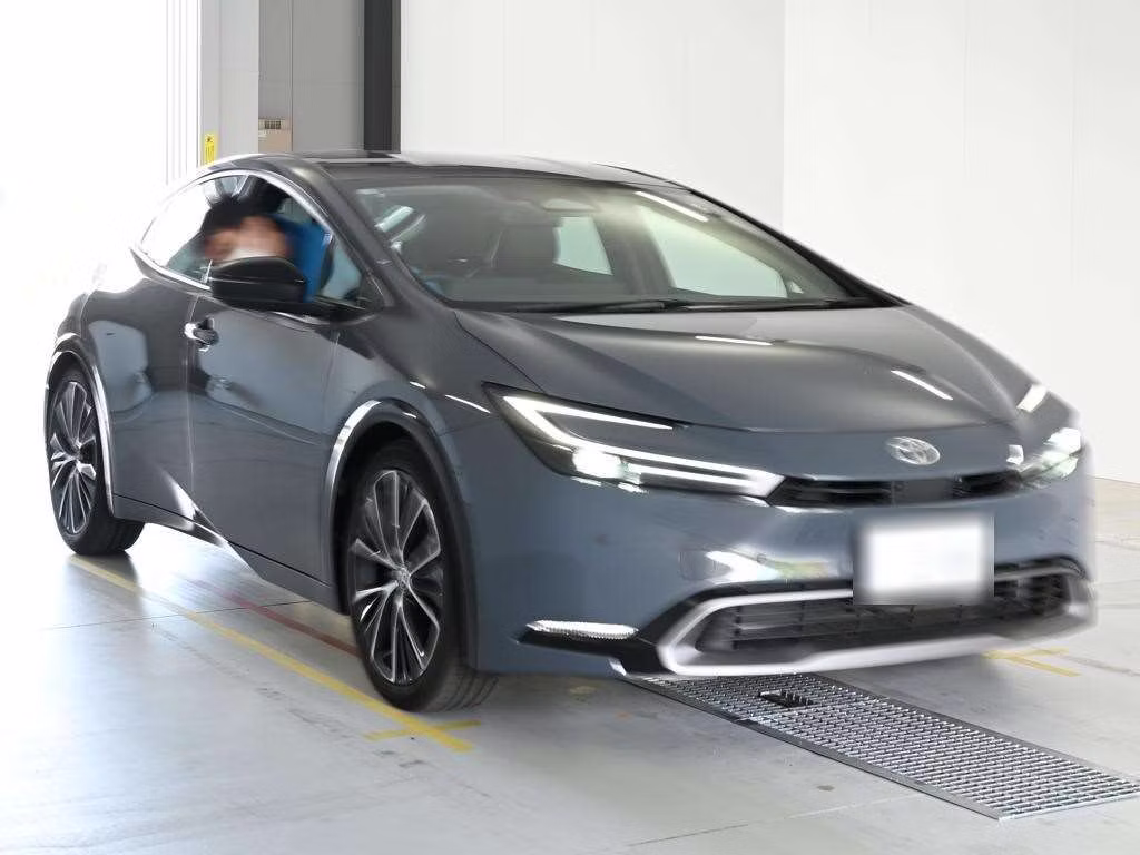 TOYOTA PRIUS