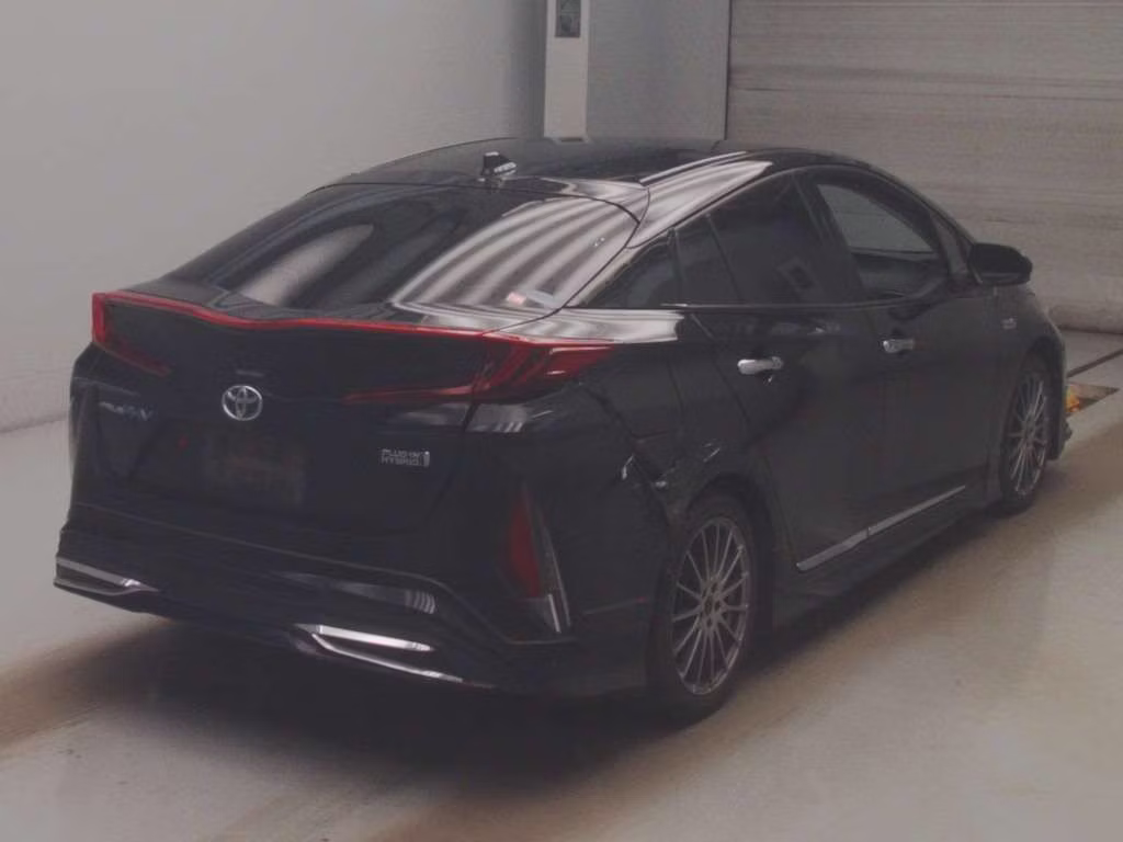 TOYOTA PRIUS PHV