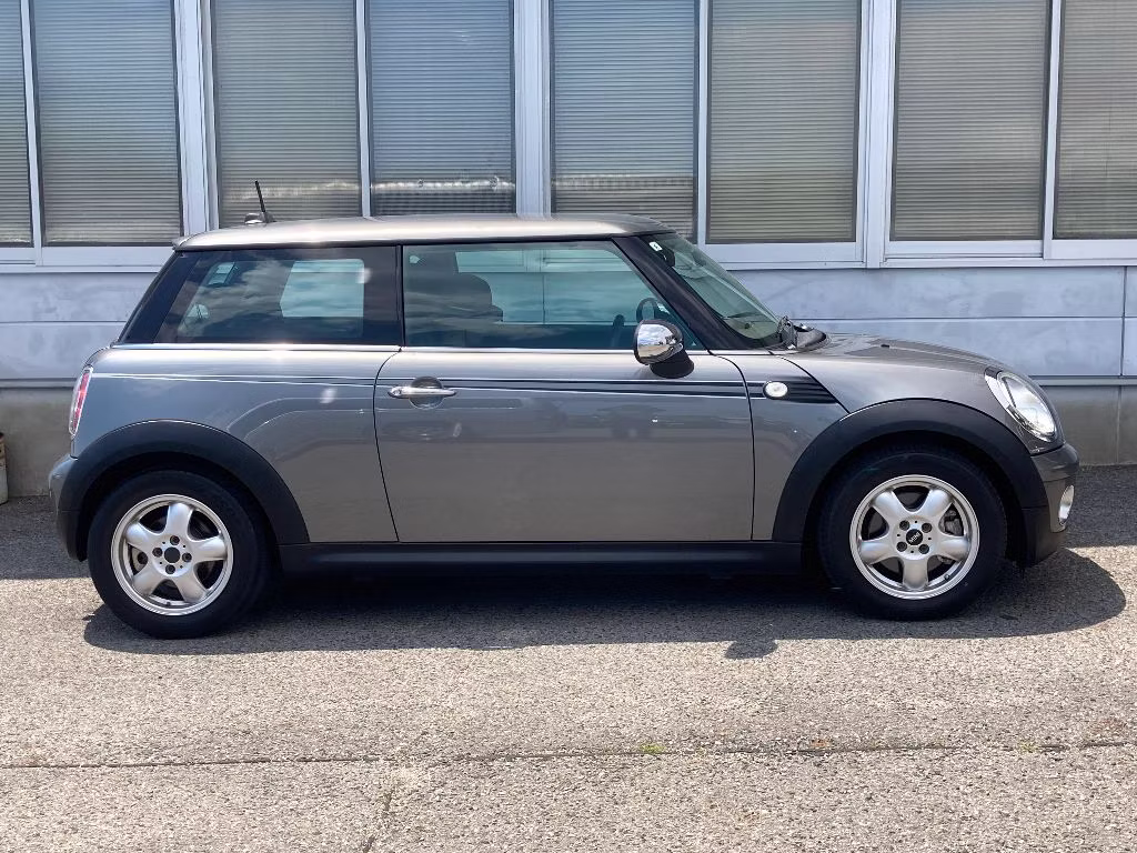 MINI HATCH