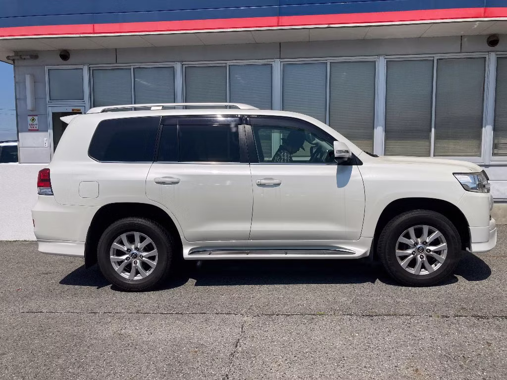 TOYOTA LAND CRUISER