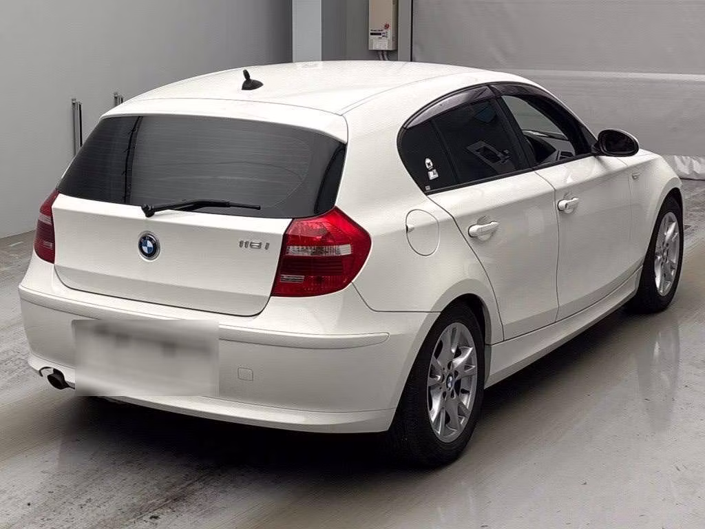 BMW 1-SERIES
