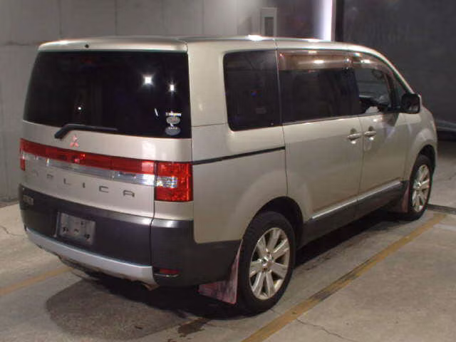 MITSUBISHI DELICA D:5