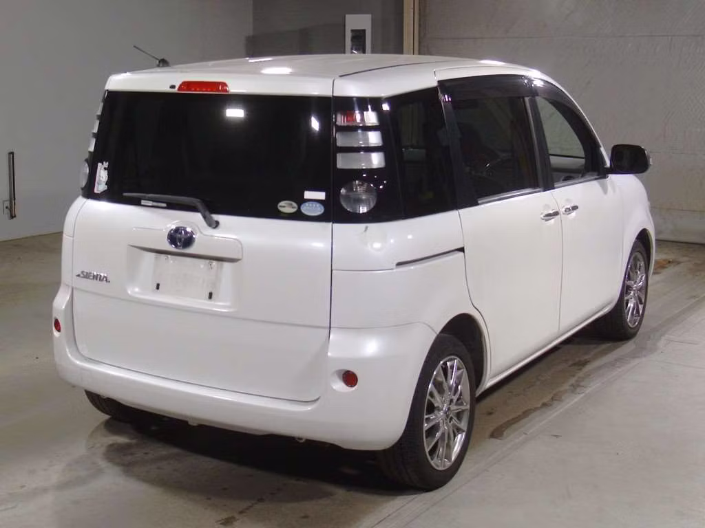 TOYOTA SIENTA