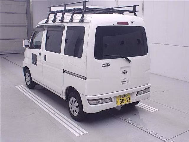 TOYOTA PIXIS VAN