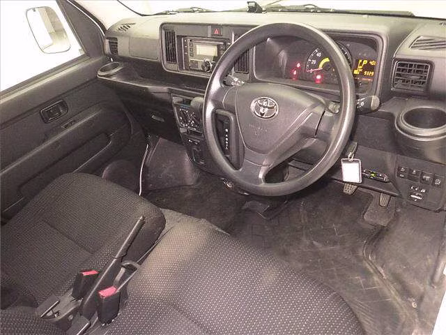 TOYOTA PIXIS VAN
