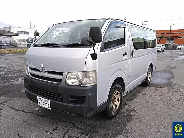 TOYOTA REGIUS ACE