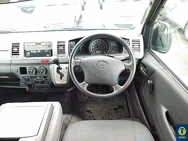 TOYOTA REGIUS ACE