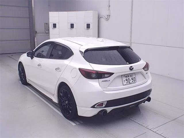 MAZDA AXELA