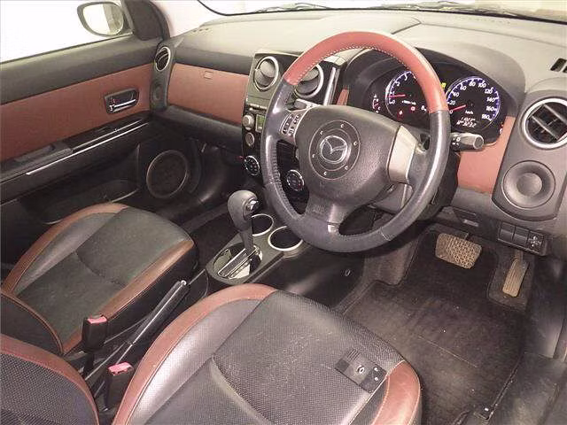 MAZDA VERISA
