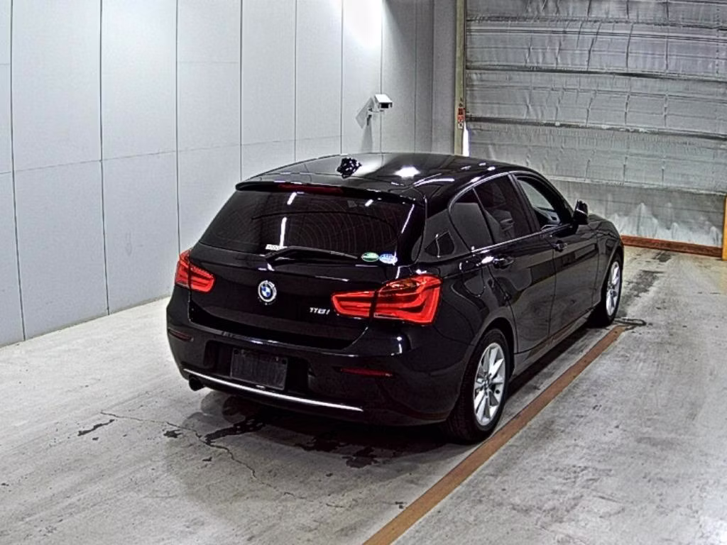 BMW 1-SERIES