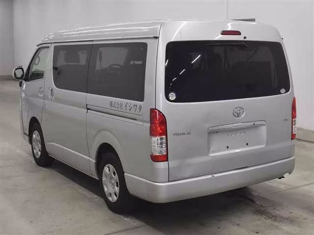 TOYOTA HIACE