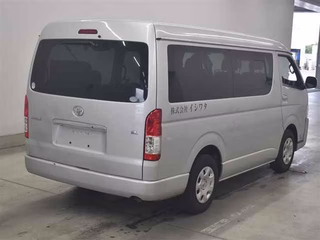 TOYOTA HIACE