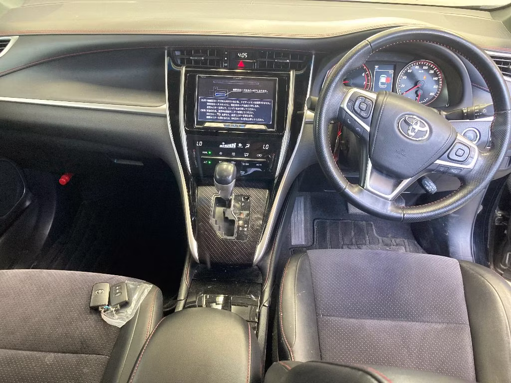 TOYOTA HARRIER