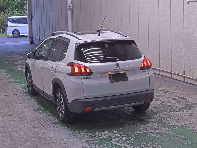 PEUGEOT 2008
