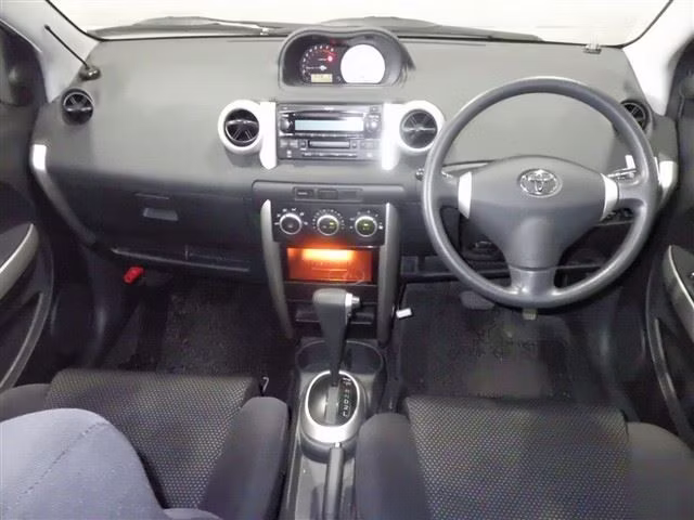 TOYOTA IST