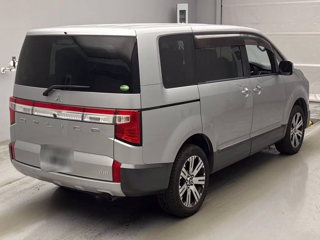 MITSUBISHI DELICA D:5