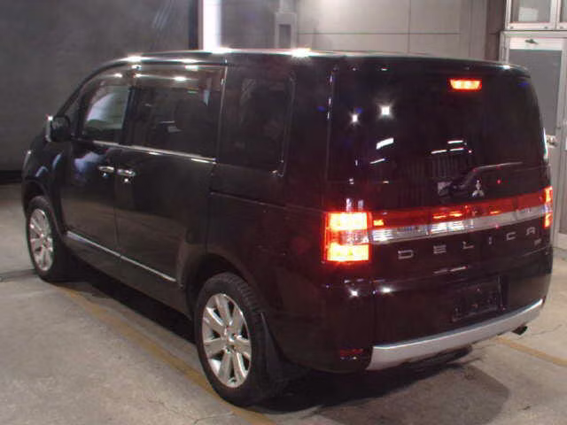 MITSUBISHI DELICA D:5