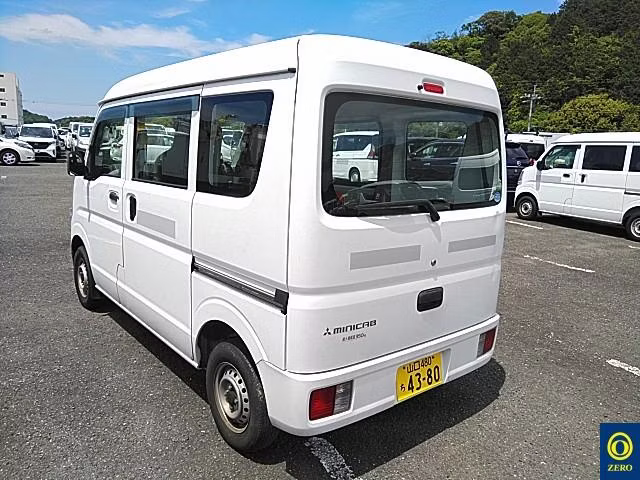 MITSUBISHI MINICAB