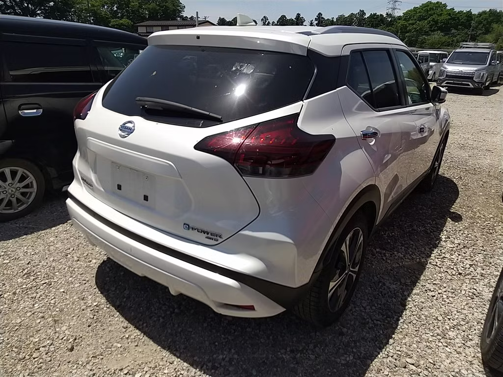 NISSAN KICKS