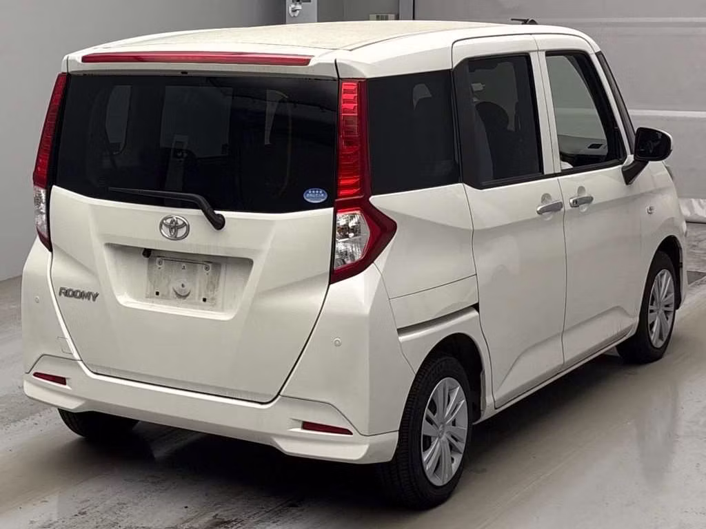 TOYOTA ROOMY