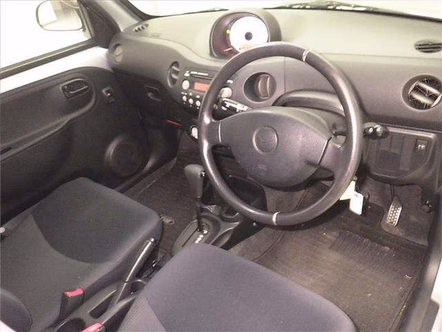 DAIHATSU ESSE