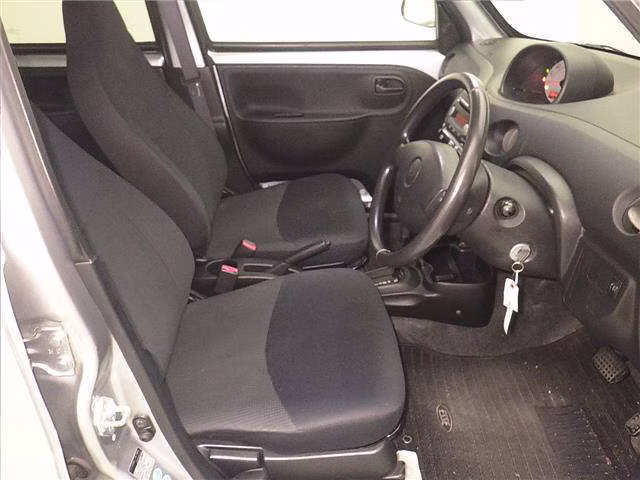 DAIHATSU ESSE