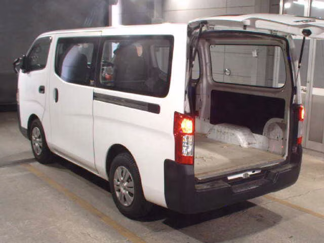 NISSAN NV350 CARAVAN