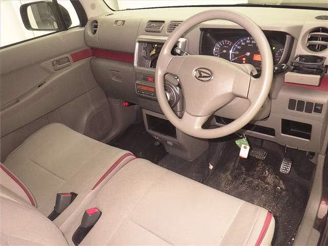 DAIHATSU MOVE CONTE