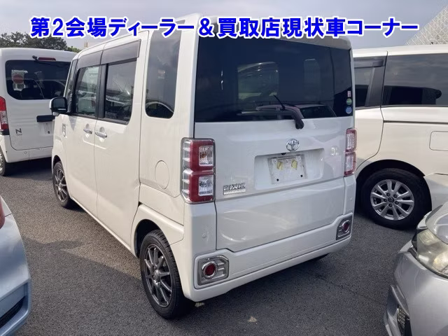 TOYOTA PIXIS MEGA
