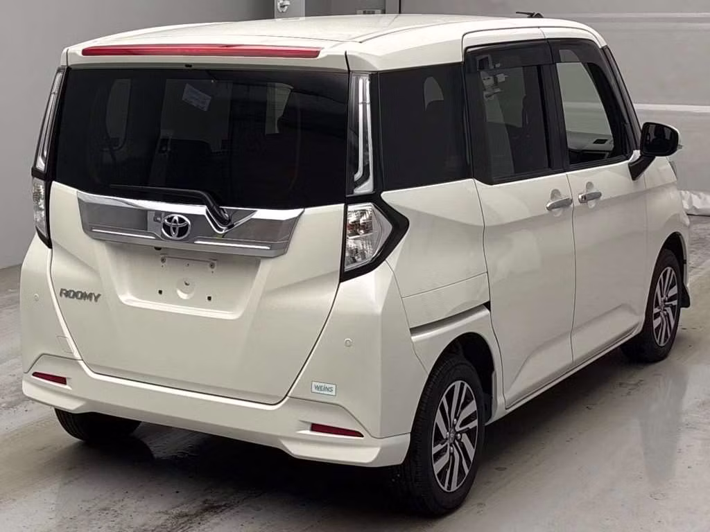 TOYOTA ROOMY