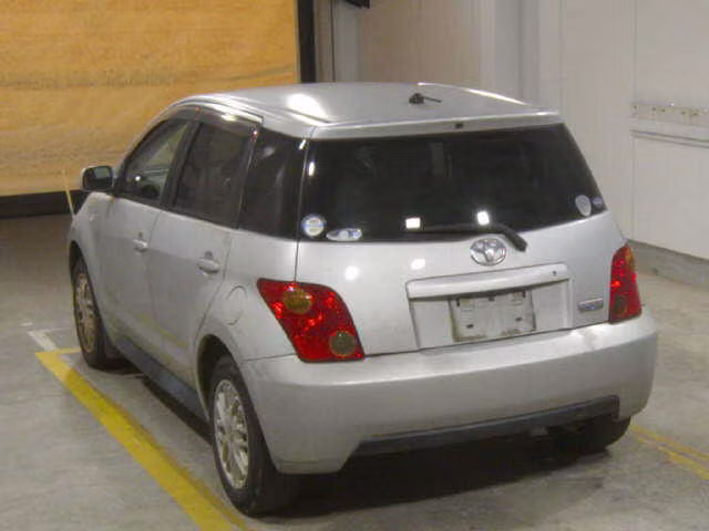 TOYOTA IST
