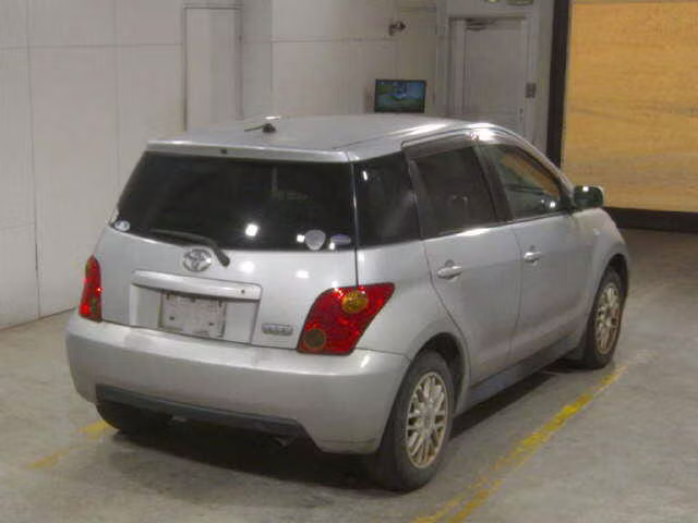 TOYOTA IST
