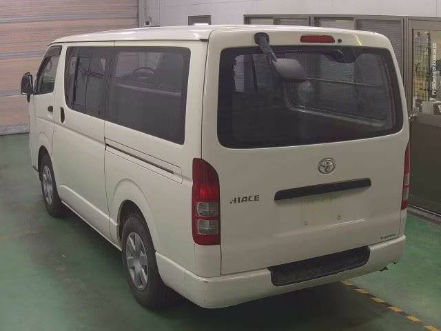 TOYOTA REGIUS ACE