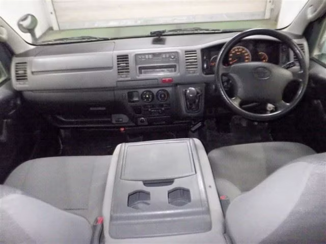TOYOTA REGIUS ACE