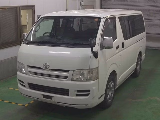 TOYOTA REGIUS ACE