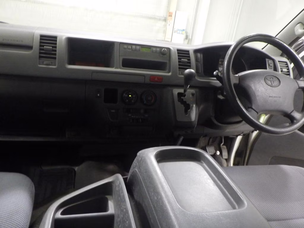 TOYOTA HIACE