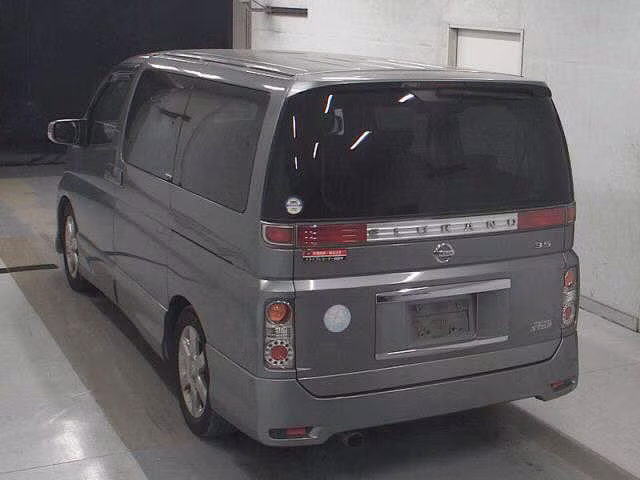 NISSAN ELGRAND