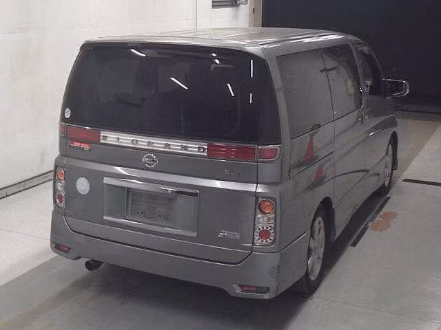 NISSAN ELGRAND