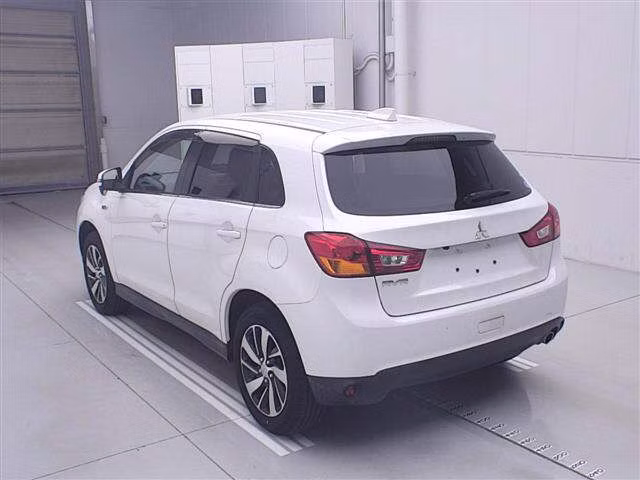 MITSUBISHI RVR