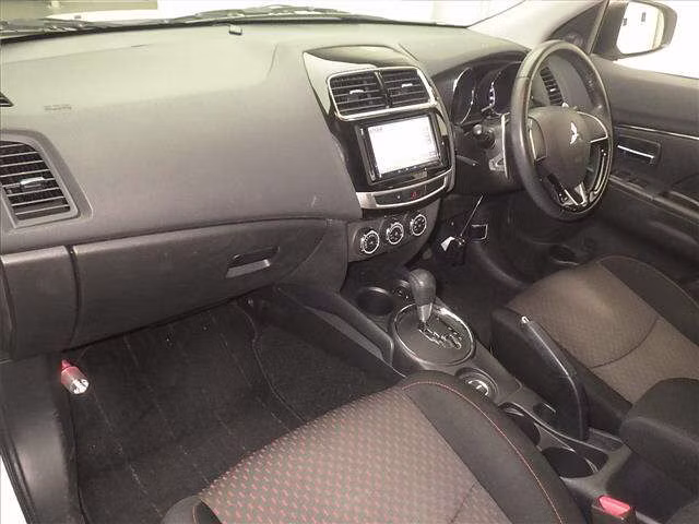 MITSUBISHI RVR