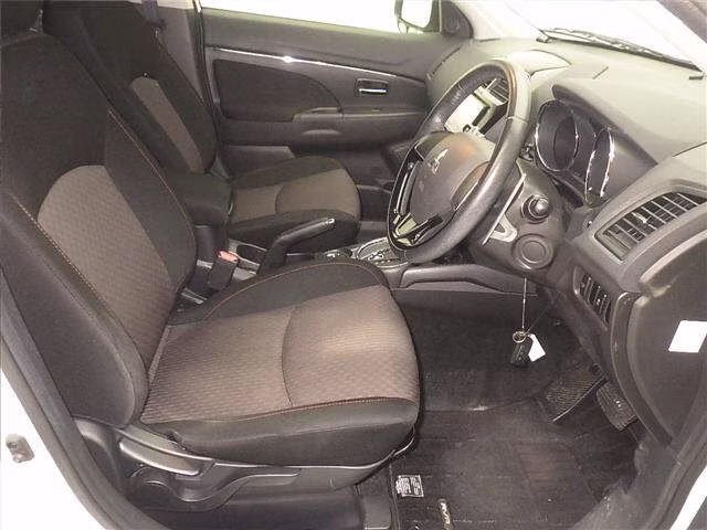 MITSUBISHI RVR
