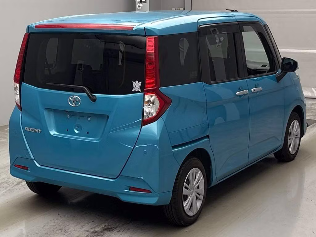 TOYOTA ROOMY