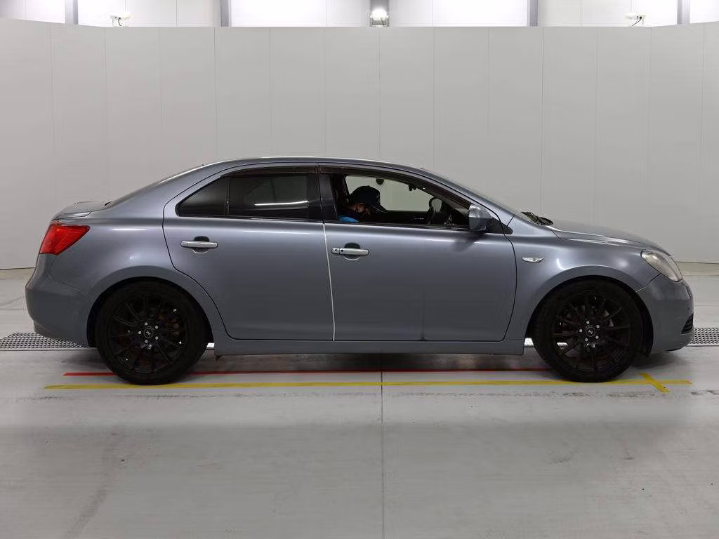 SUZUKI KIZASHI