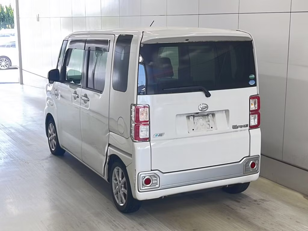 DAIHATSU WAKE